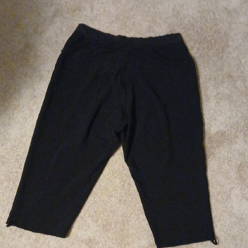 Lee Black Capris for Women - Picture 3 of 3